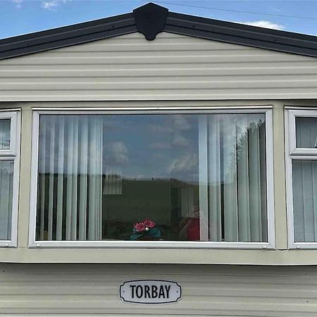 4-Bedroom Cosalt Caravan In Uddingston, Glasgow 外观 照片